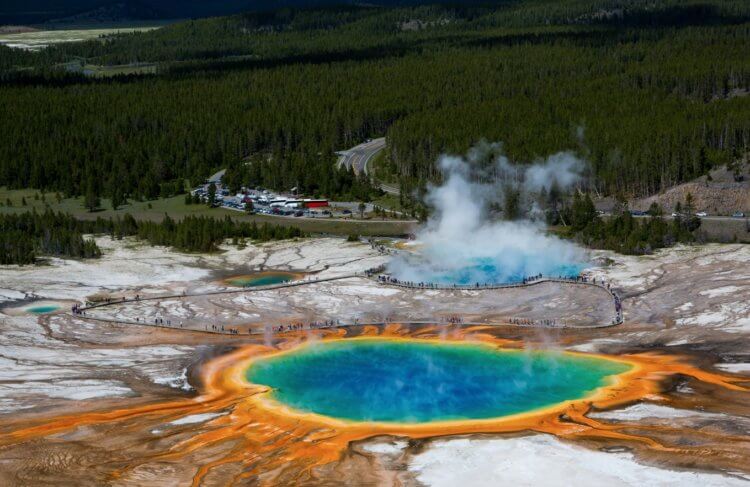 Какие супервулканы есть на Земле. Йеллоустоунская кальдера в США. Фото.